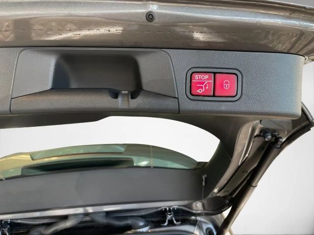 Mercedes-Benz B 180 Sedan