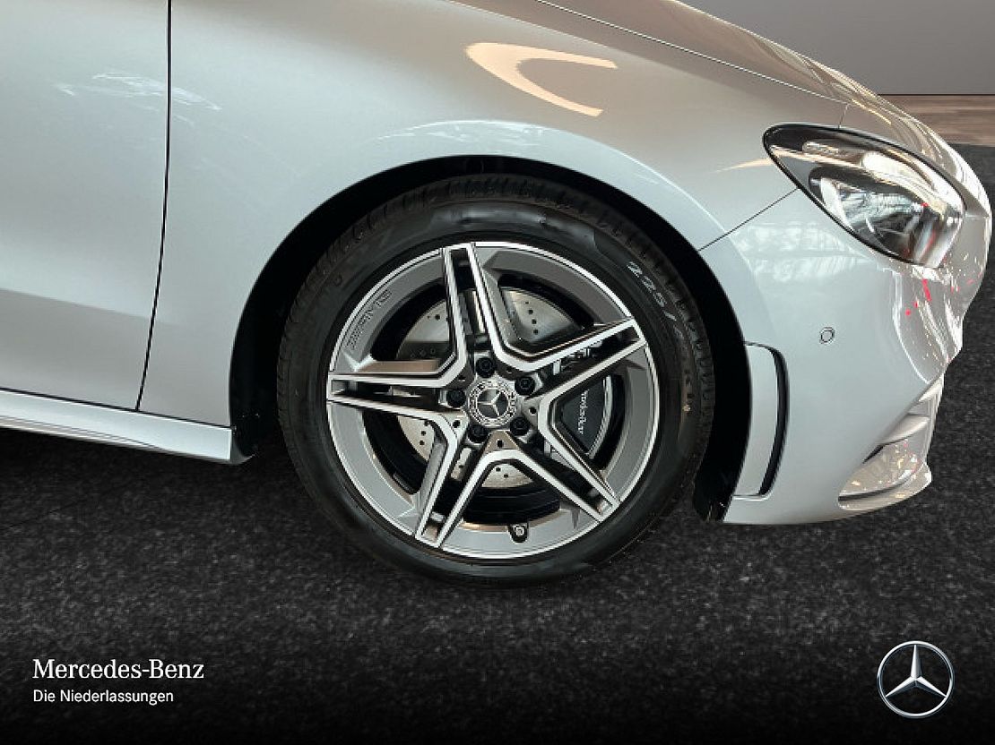 Mercedes-Benz B 220 4MATIC Sedan