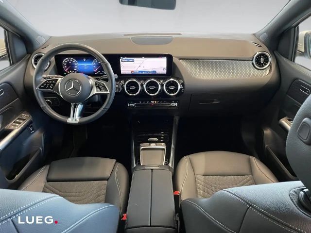 Mercedes-Benz B 200 Progressive Sedan