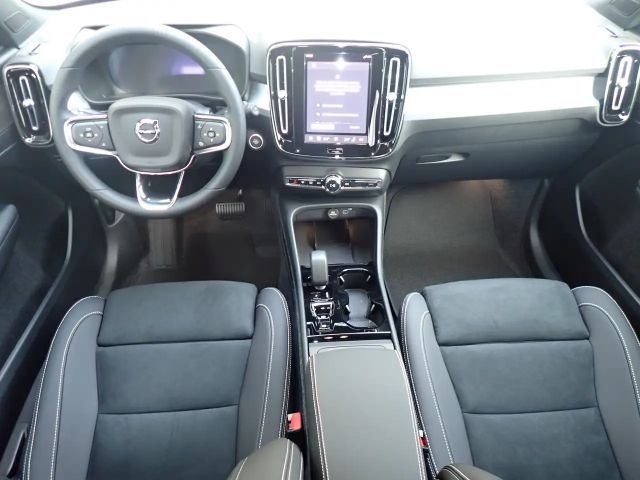 Volvo XC40 Dark Plus