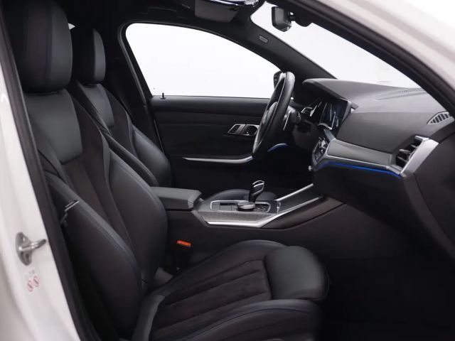 BMW 320 320e M-Sport Sedan