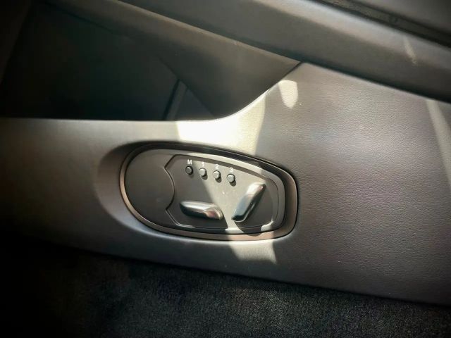 Aston Martin DB12 4.0 V8 Volante