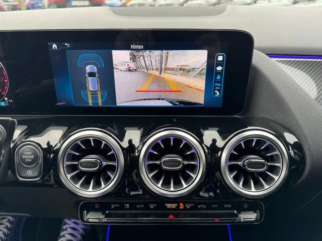 Mercedes-Benz B 200 AMG Line Sedan