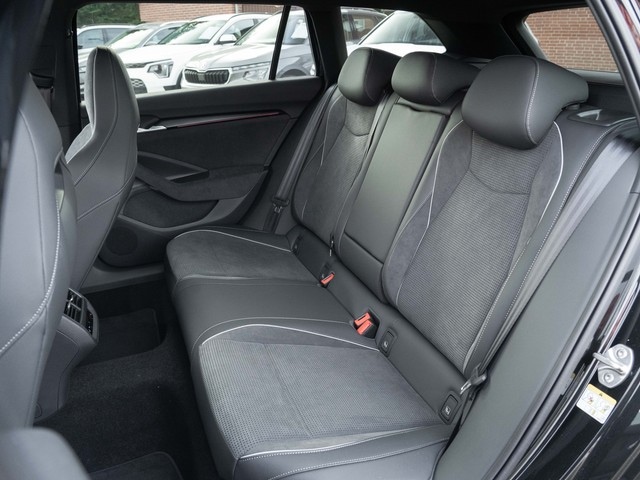 Skoda Superb 2.0 TDI Combi Sportline