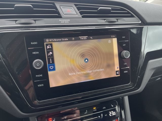 Volkswagen Touran 1.5 TSI DSG LED ACC Navi