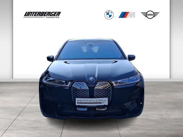 BMW iX xDrive50