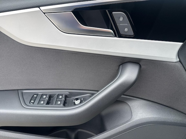 Audi A4 30 TDI Avant S-Line S-Tronic