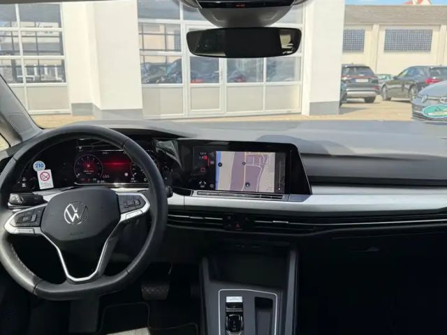 Volkswagen Golf 1.5 eTSI DSG Life Variant