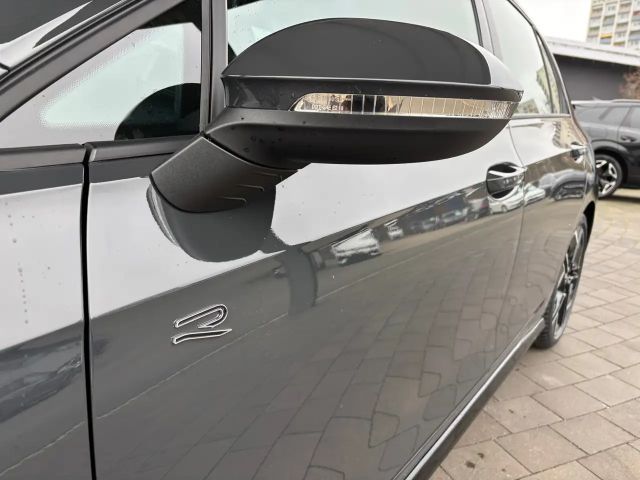 Volkswagen Golf 1.5 TSI R-Line