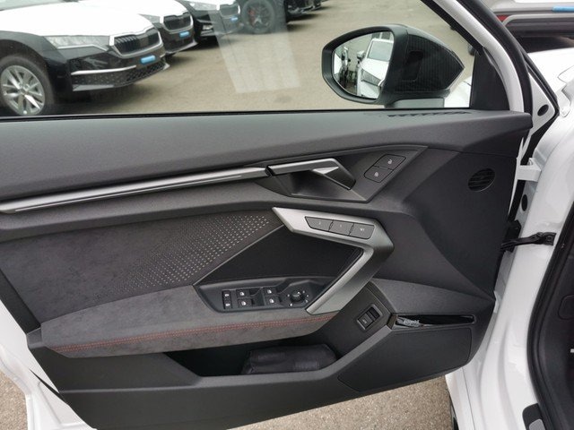 Audi RS3 Quattro S-Tronic Sedan