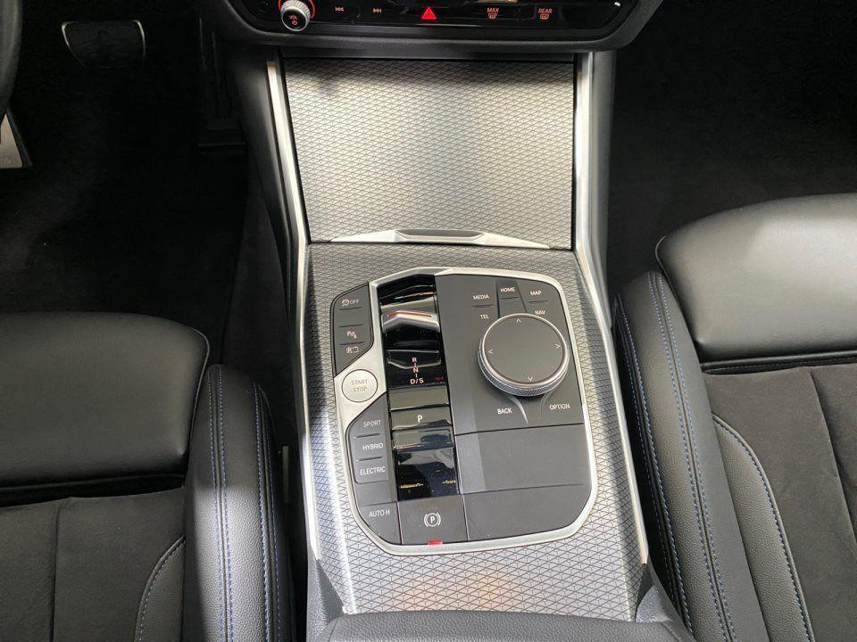 BMW 330 330e Touring