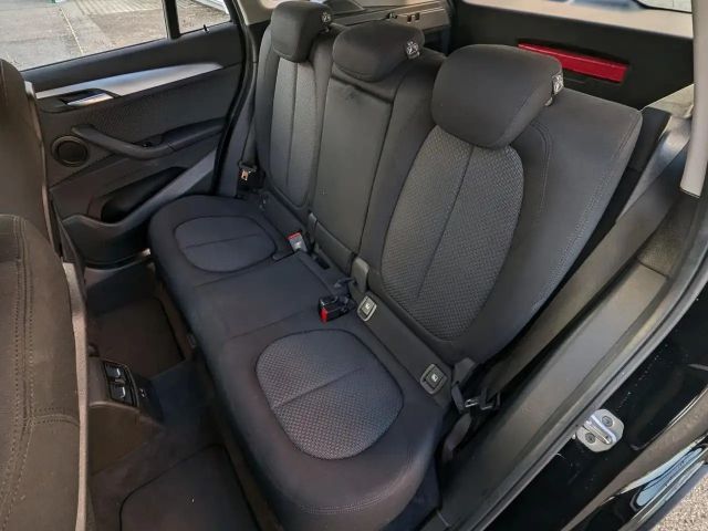 BMW X1 s18i DKG-Aut.Navi LED Sitzh.Driv/ParkAss.AHK