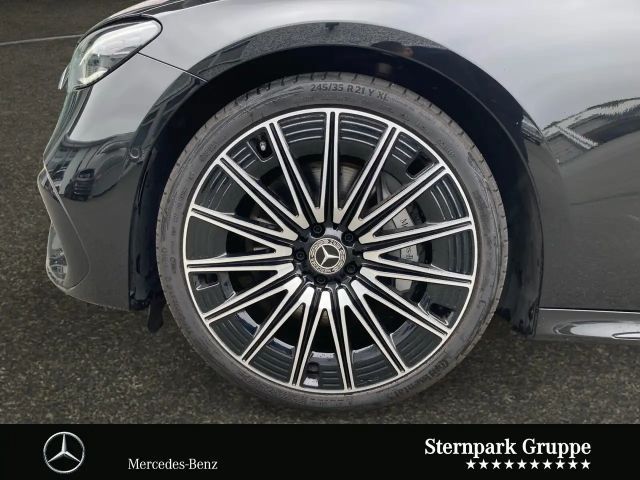 Mercedes-Benz E 200 Sedan