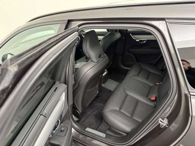 Volvo V90 AWD Dark Plus Recharge T6