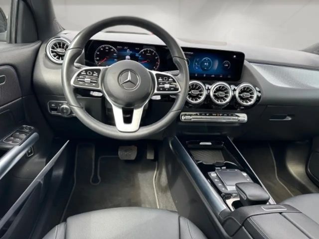Mercedes-Benz GLA 200 4MATIC Progressive