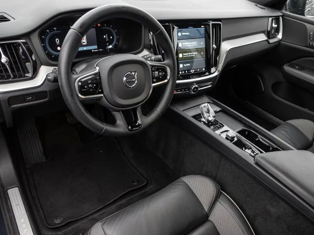 Volvo V60 Cross Country AWD Plus