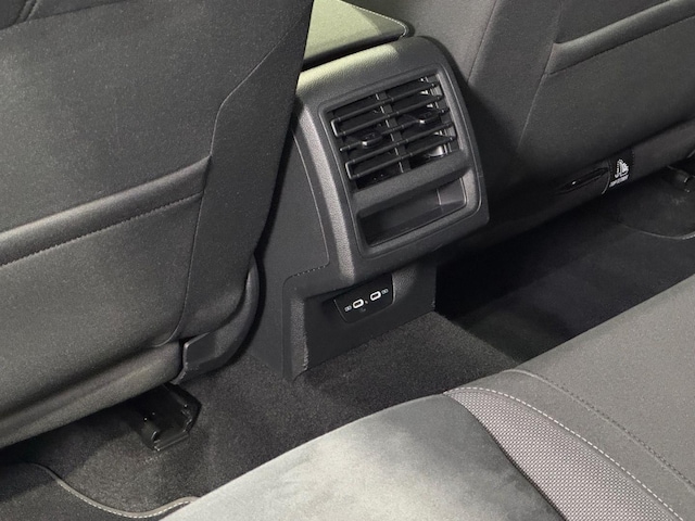 Volkswagen Golf 2.0 TDI DSG Life Variant