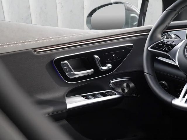 Mercedes-Benz EQE 300 Sedan