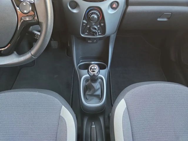 Toyota Aygo X Play Team D