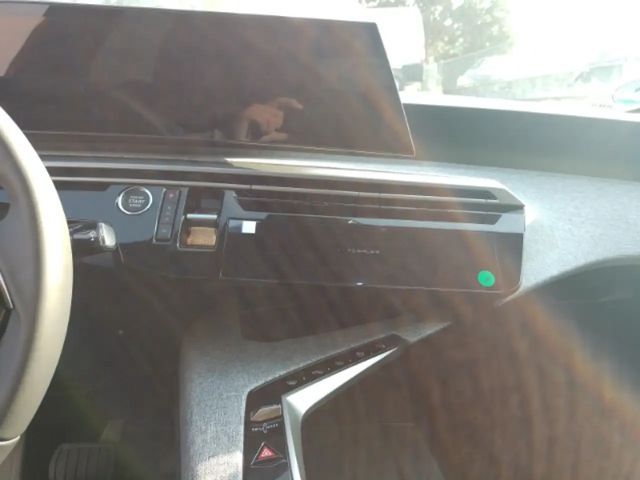Peugeot 3008 Navi digitales Cockpit LED  Apple CarPlay