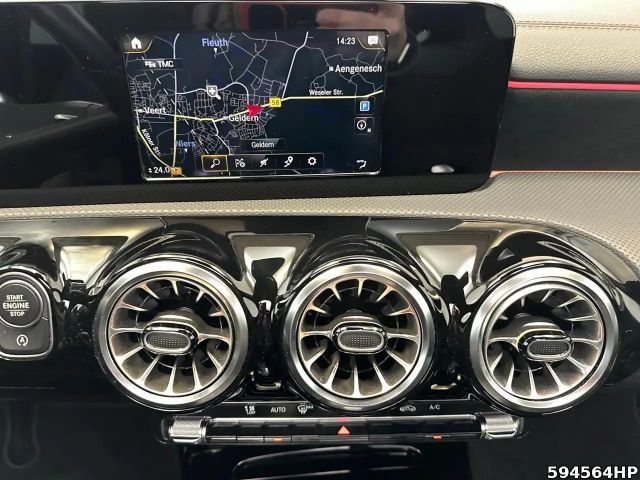 Mercedes-Benz CLA 200 AMG Line Coupé