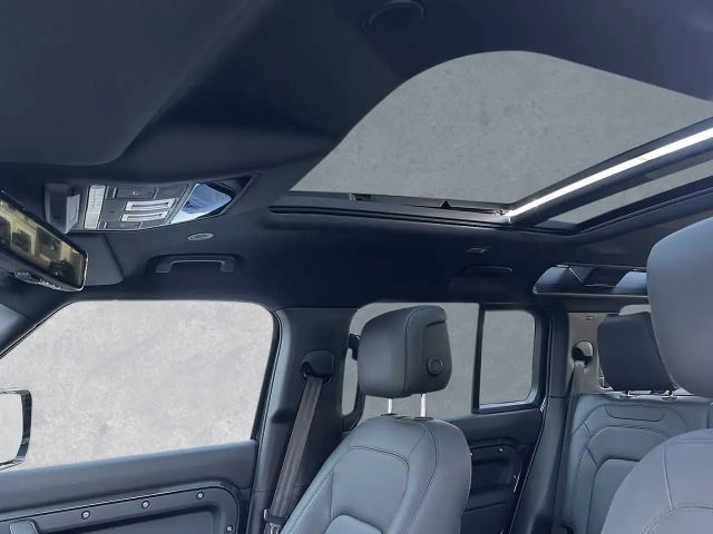 Land Rover Defender 110 D300 Dynamic HSE