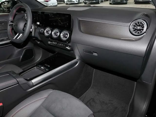 Mercedes-Benz GLA 200 AMG Line