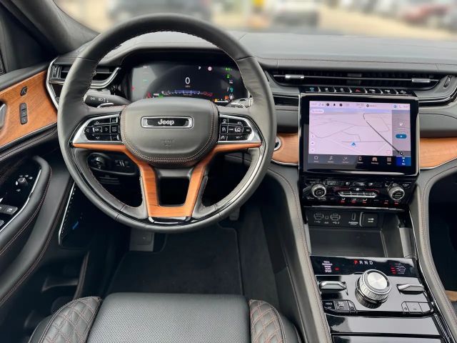 Jeep Grand Cherokee Summit