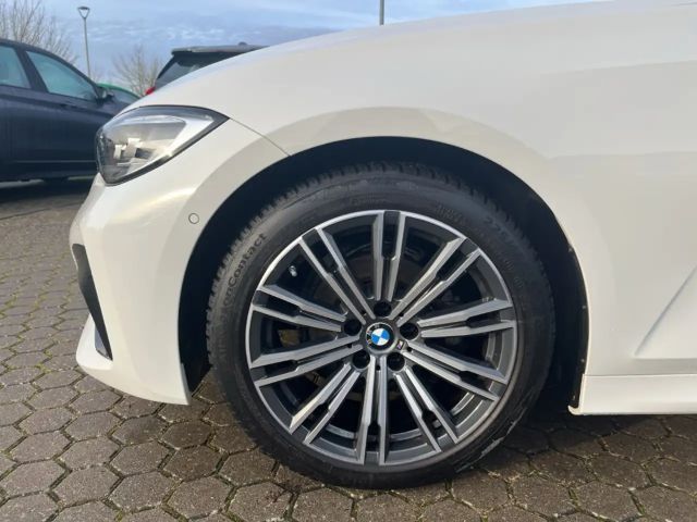 BMW 318 318i M-Sport Sedan