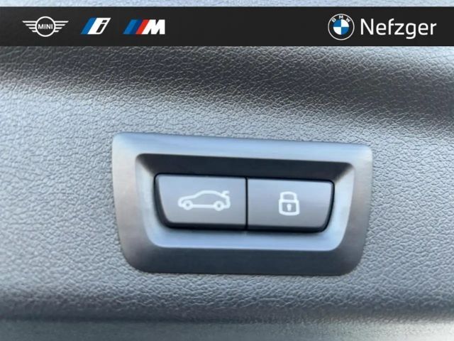 BMW X1 xDrive23i xLine Park-Assistent AHK PANO LED