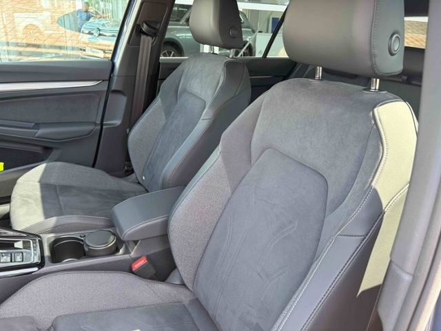 Volkswagen Golf 1.5 eTSI Golf VIII