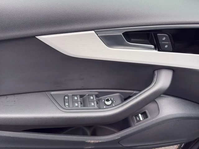 Audi A4 30 TDI S-Line Sedan