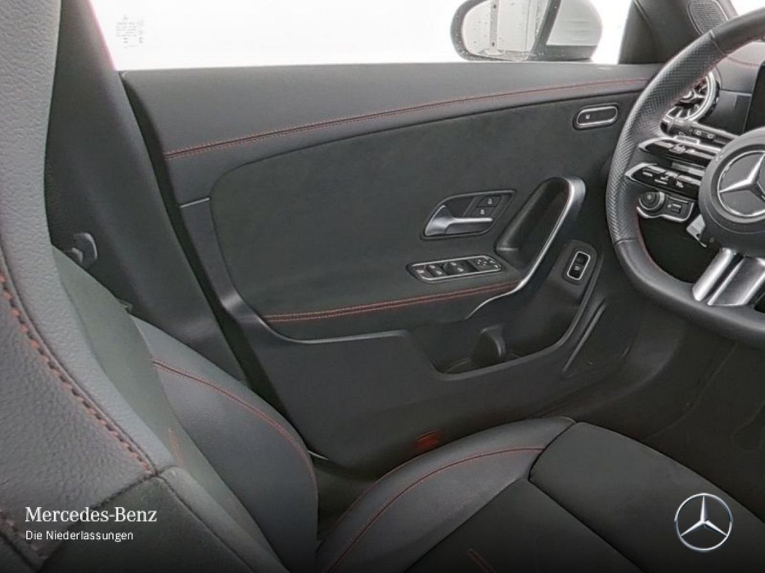 Mercedes-Benz CLA 200 AMG Line Shooting Brake