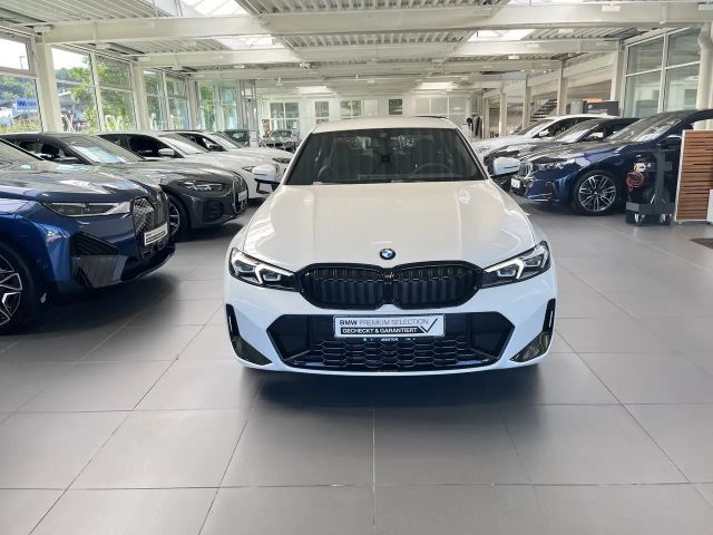 BMW 318 318i M-Sport Sedan