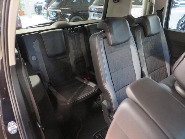 Volkswagen Touran 2.0 TDI DSG R-Line