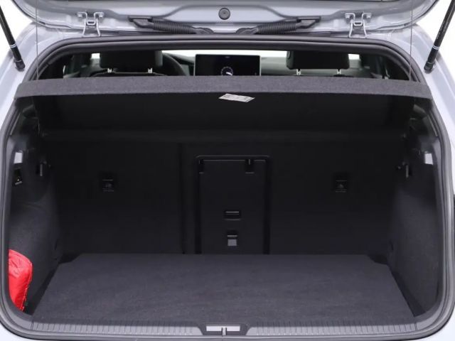 Volkswagen Golf 1.5 eTSI DSG Golf VIII IQ.Drive