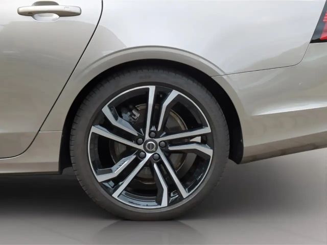 Volvo V90 R-Design Recharge T6