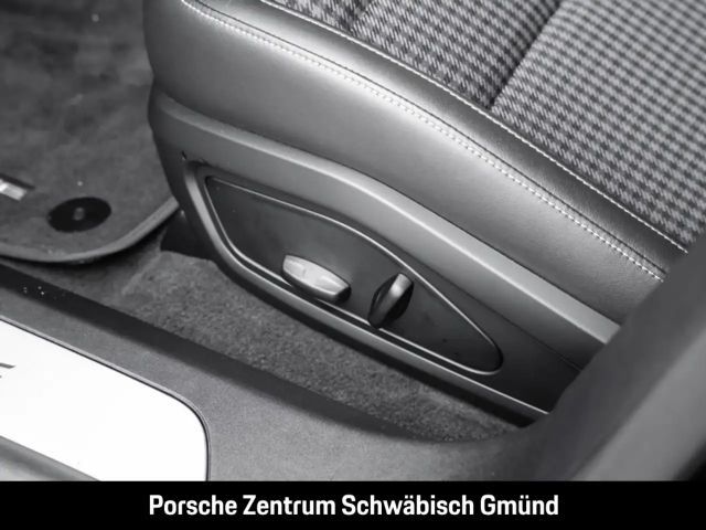 Porsche Taycan 4 Cross Turismo