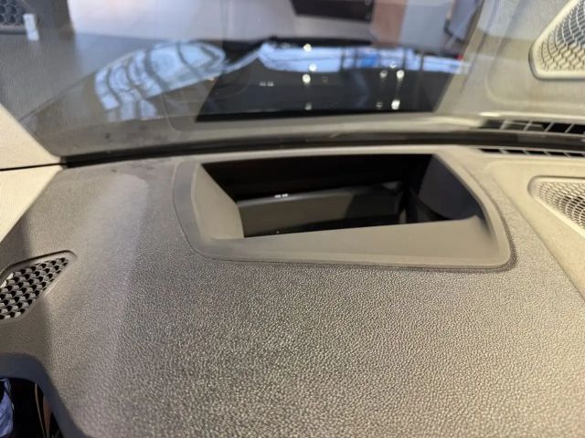 BMW 320 320i Sedan xDrive