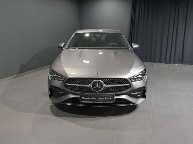 Mercedes-Benz CLA 200 AMG Line Coupé