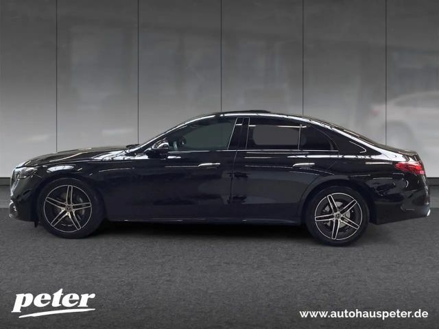 Mercedes-Benz E 200 AMG Line Sedan