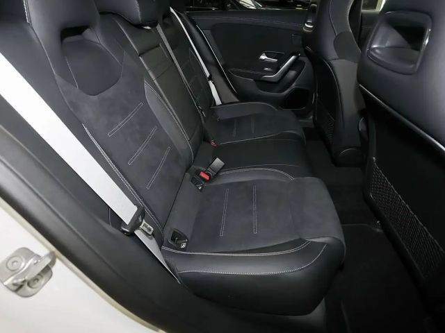 Mercedes-Benz CLA 200 AMG Line Coupé