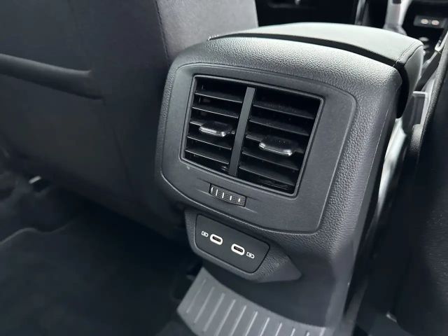 Volkswagen T-Roc 1.5 TSI DSG R-Line