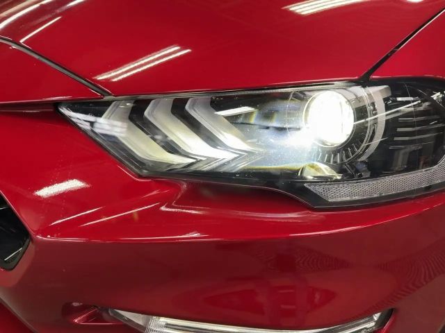 Ford Mustang Fastback GT 5.0 V8