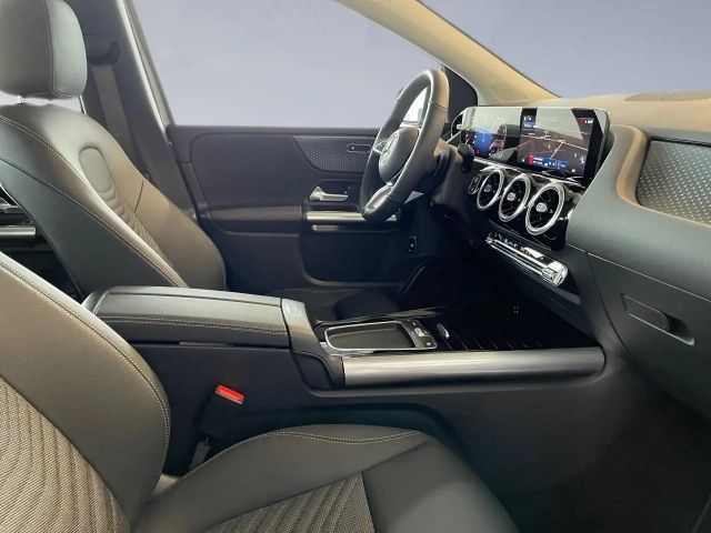 Mercedes-Benz B 200 Progressive Sedan