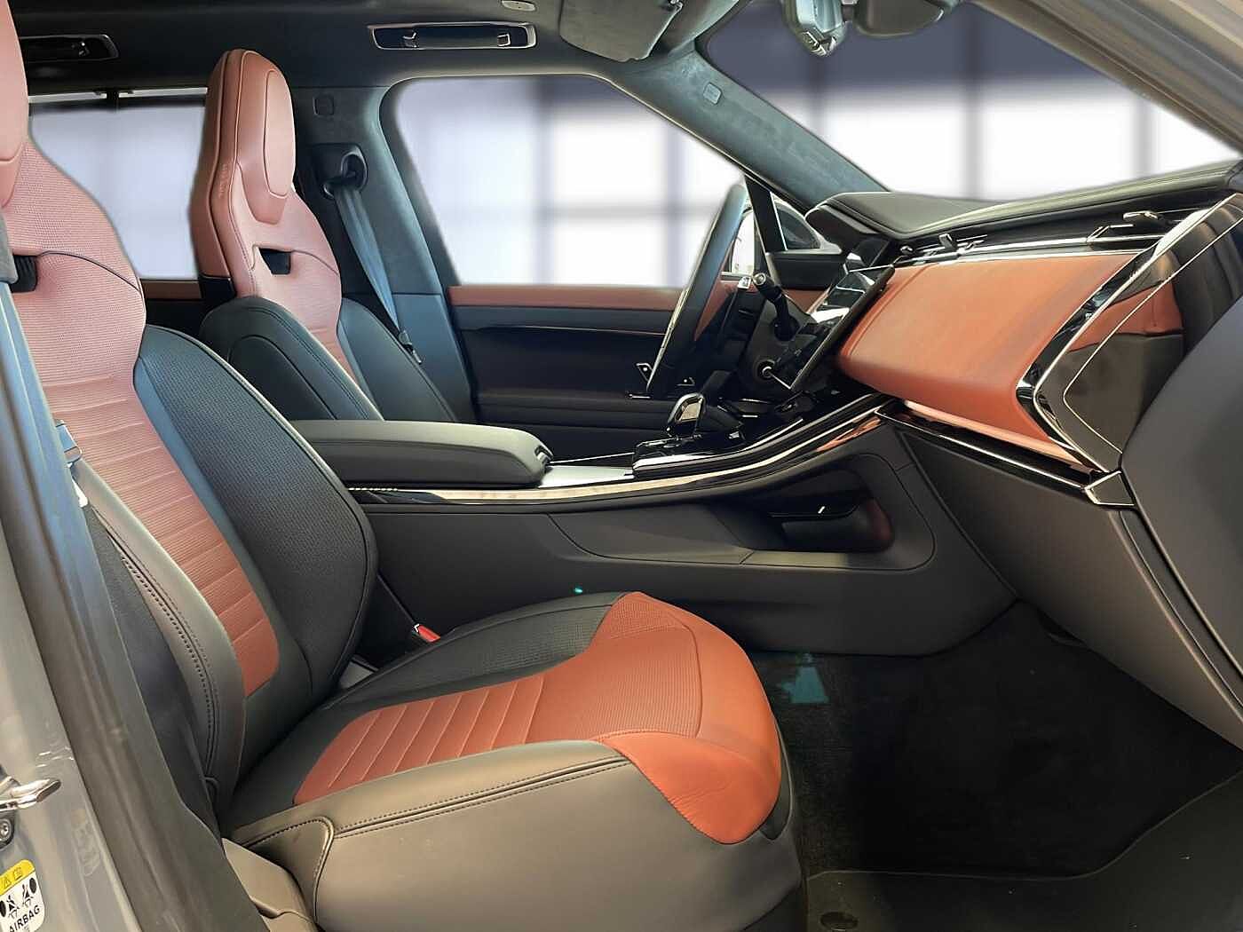 Land Rover Range Rover Sport P635 SV