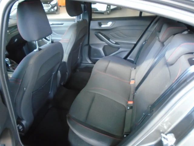Ford Focus EcoBoost ST Line