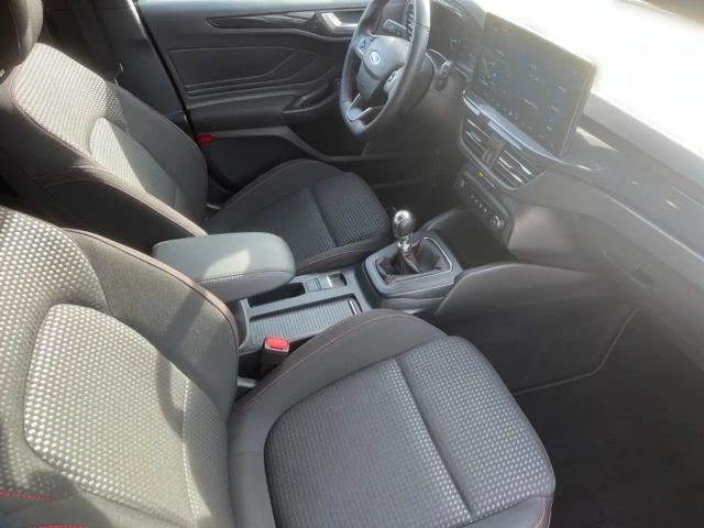 Ford Focus EcoBoost ST Line
