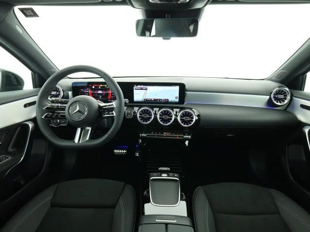 Mercedes-Benz A 180 AMG Line Hatchback