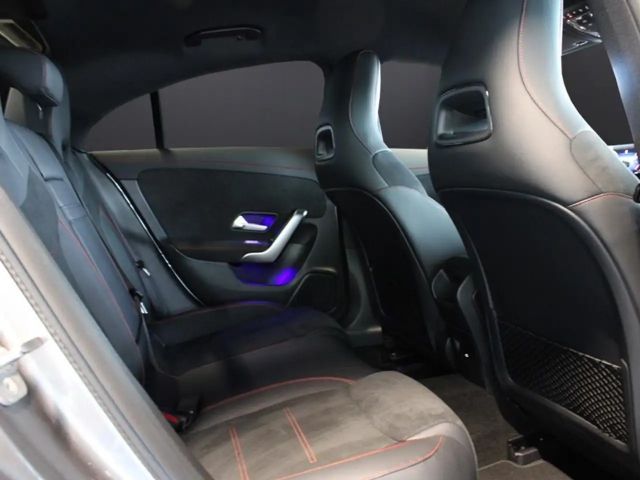 Mercedes-Benz CLA 200 AMG Line Coupé